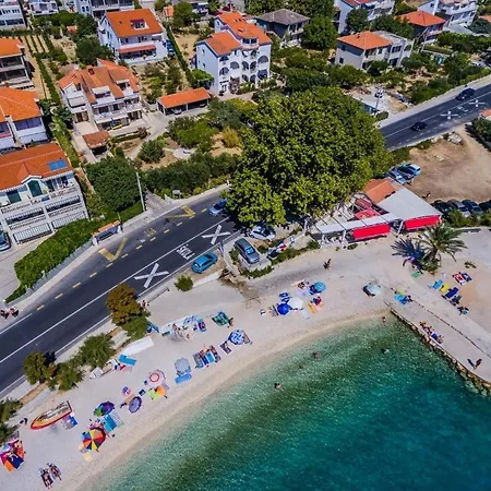 Lejlighed In With Sea View, Balcony, Air Conditioning, Wifi 5132-5 Dugi Rat